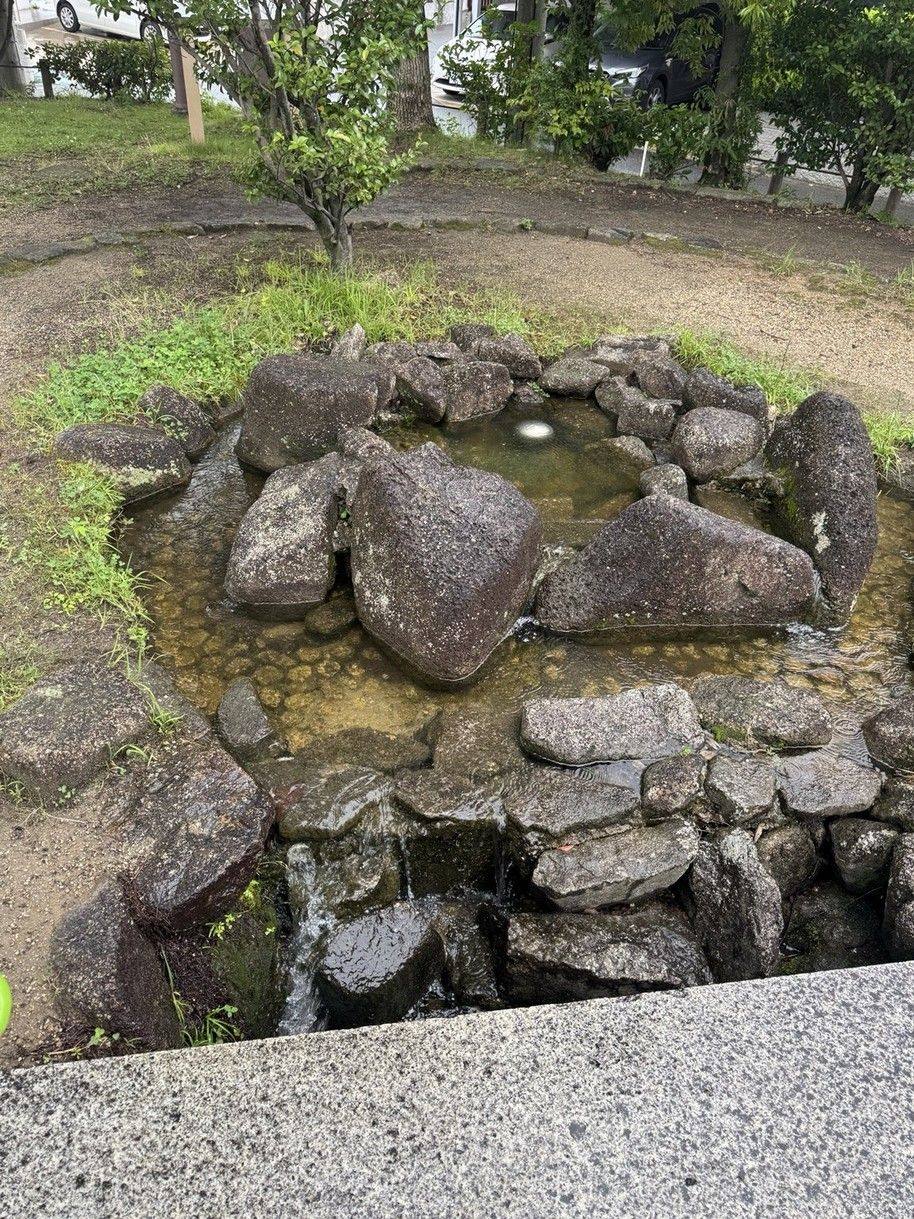 A rocky spring and pool at Okehazama Battlefield Park